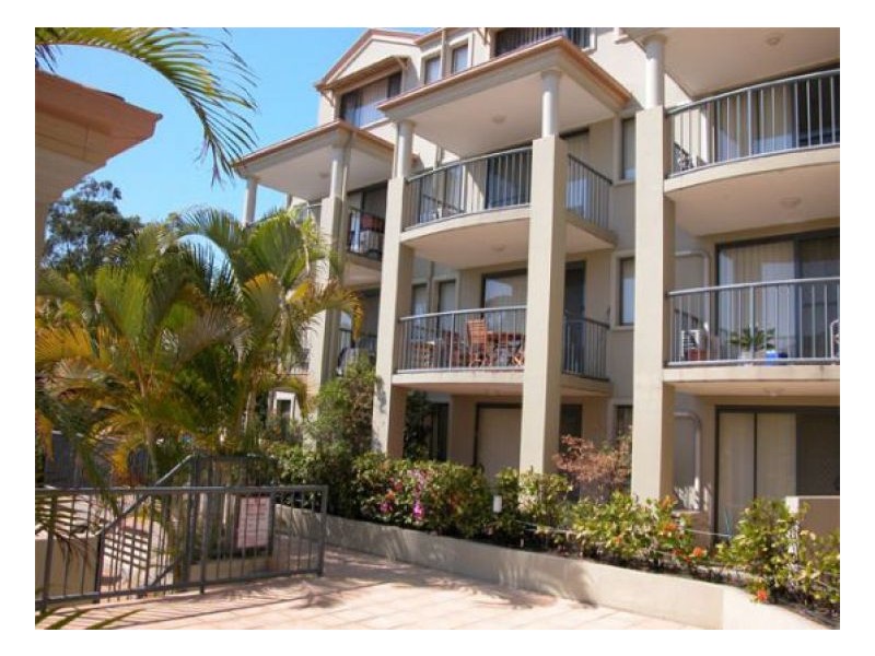 3/8 Whitby Street, Southport QLD 4215