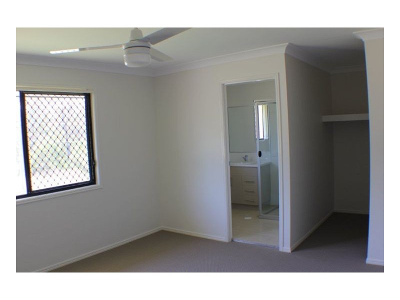 13 Lynch St, Riverview QLD 4303