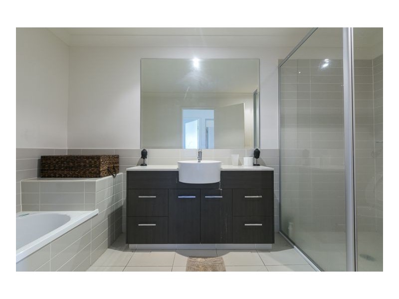 Pacific Pines QLD 4211