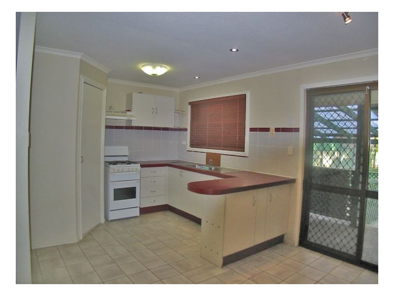 100. Lyndale, Daisy Hill QLD 4127