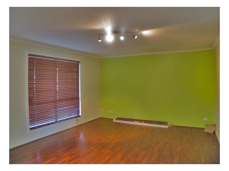 100. Lyndale, Daisy Hill QLD 4127