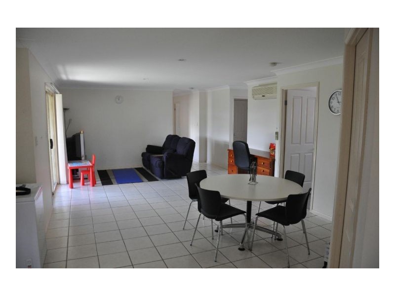 8 Shivvan Court, Marsden QLD 4132