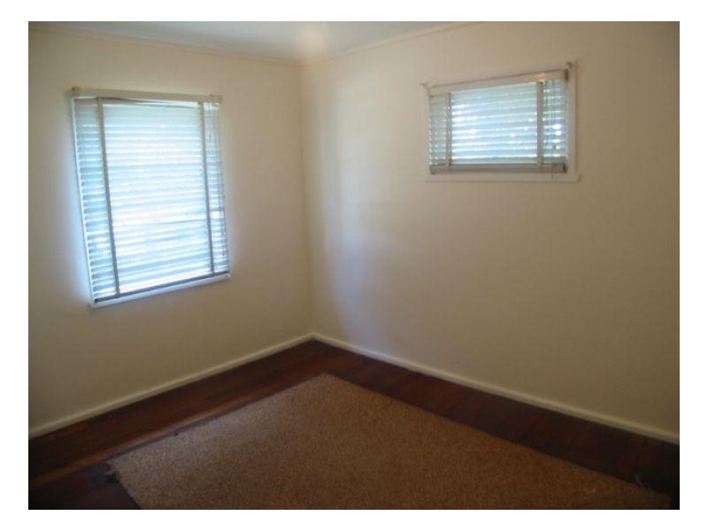 4 Dorothy, Woodridge QLD 4114
