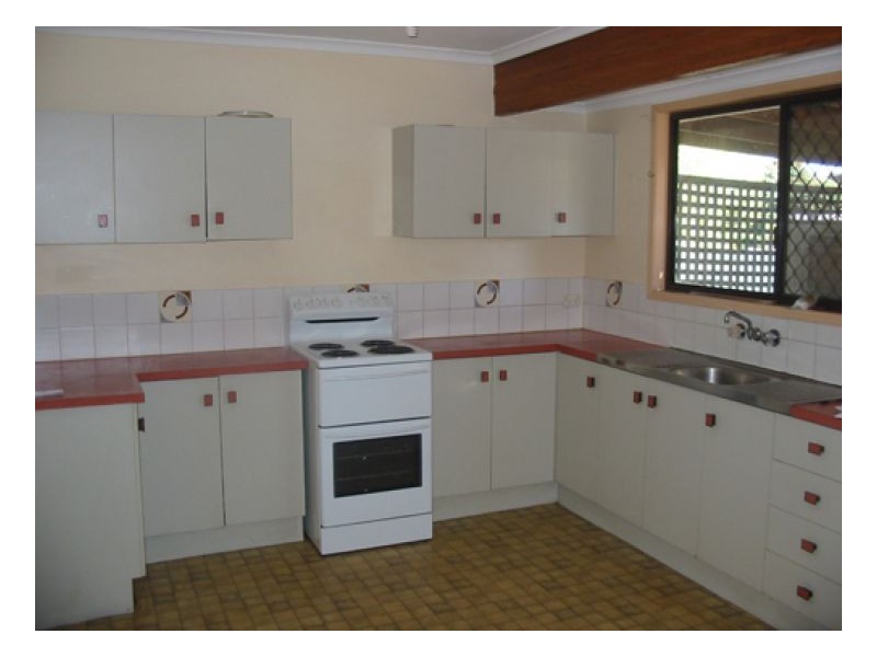 15 Beryl St, Slacks Creek QLD 4127