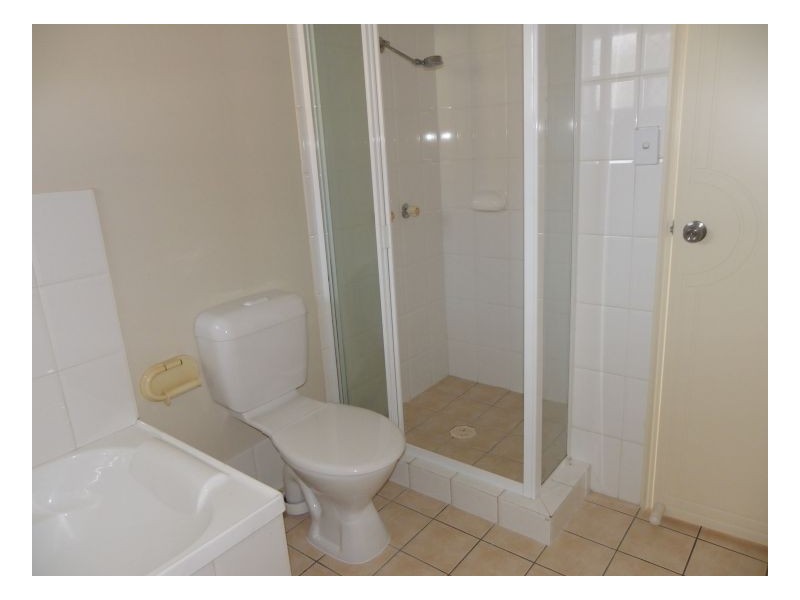 18 1 Santa Isobel Blvd, Pacific Pines QLD 4211