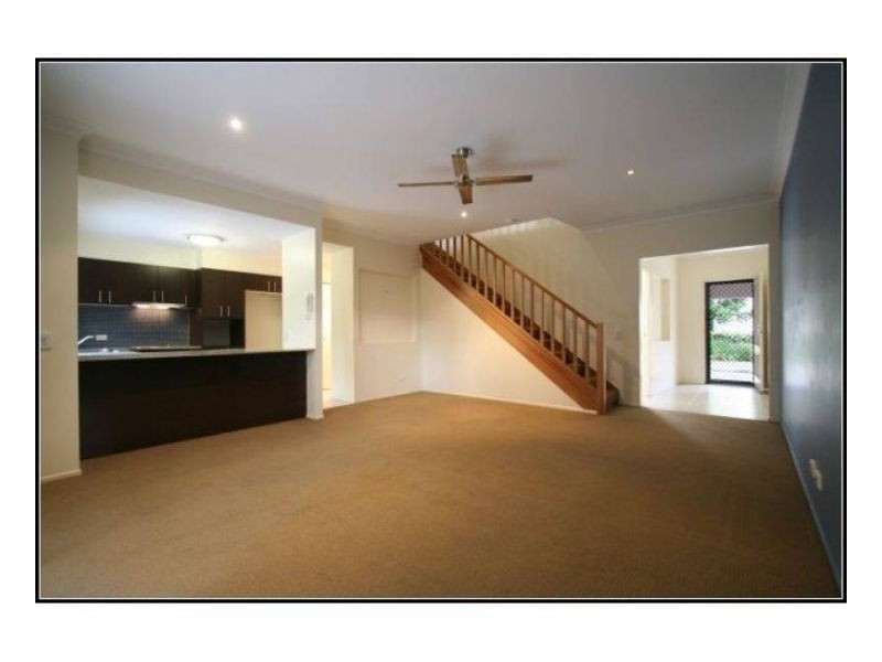 8/170 Whiting Street, Labrador QLD 4215