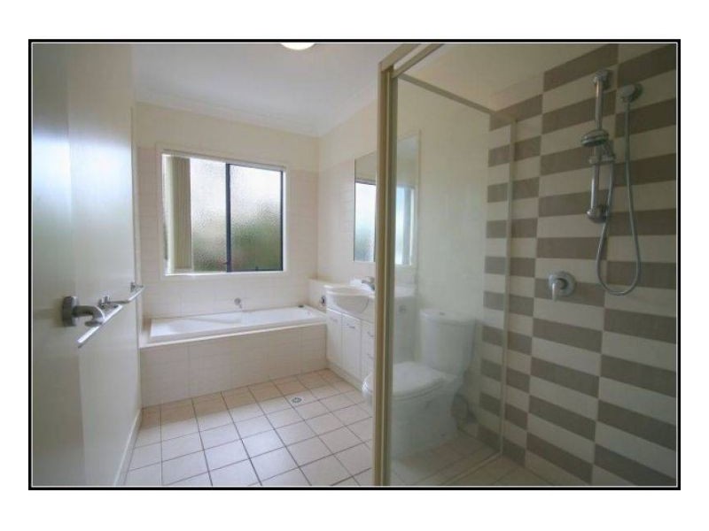 8/170 Whiting Street, Labrador QLD 4215