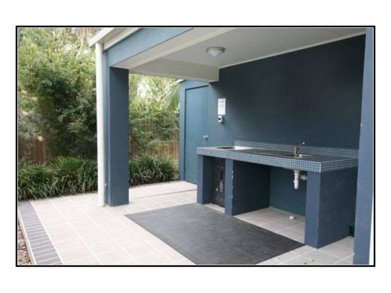 8/170 Whiting Street, Labrador QLD 4215