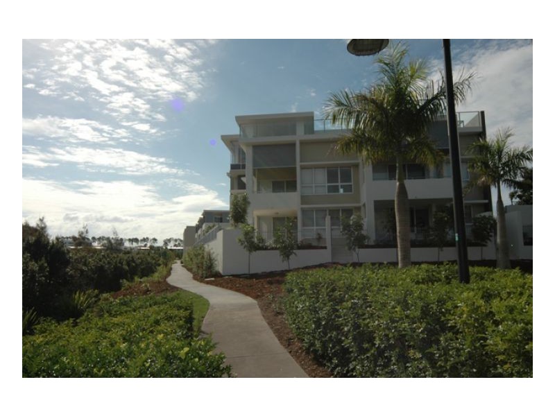 128 Chancellor Lakeside – 3 Moores Crescent, Varsity Lakes QLD 4227