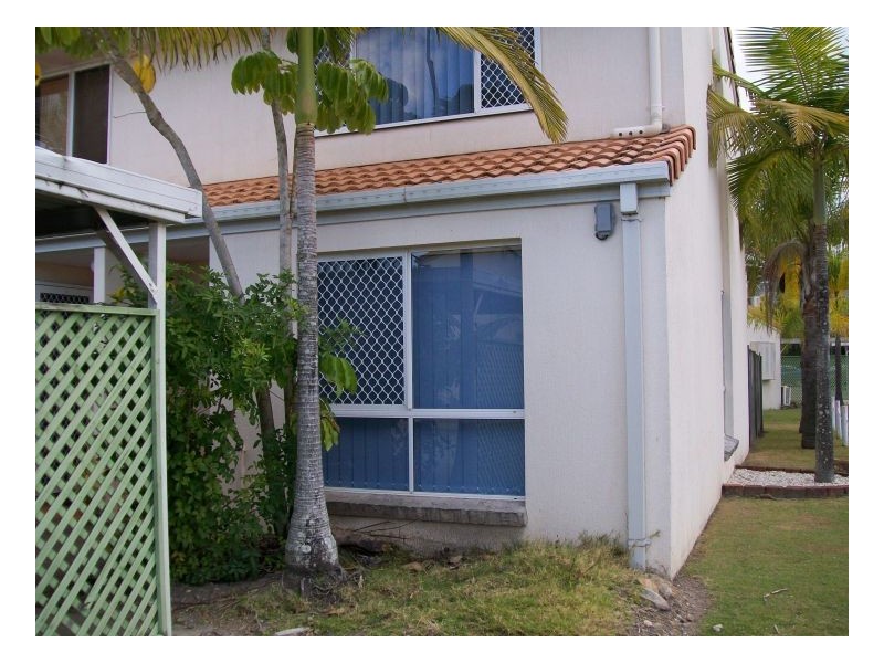 18 125 Pappas Way, Carrara QLD 4211