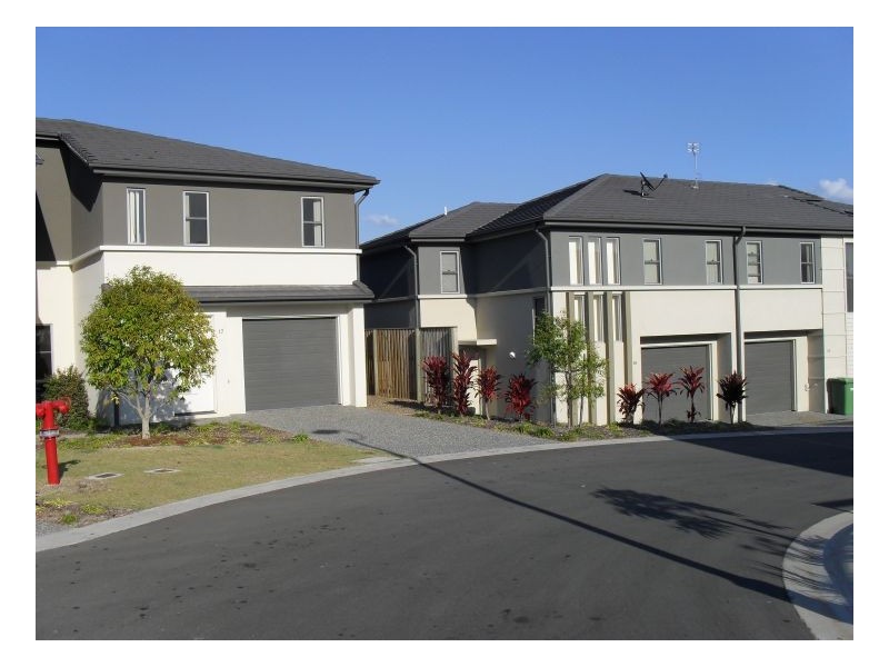 17/1 Belongil Street, Pacific Pines QLD 4211