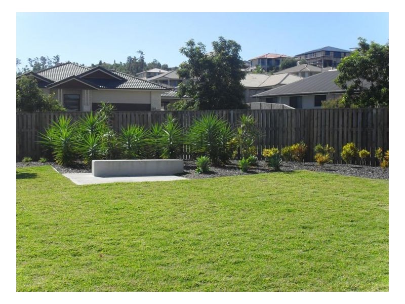 32/1 Belongil Street, Pacific Pines QLD 4211