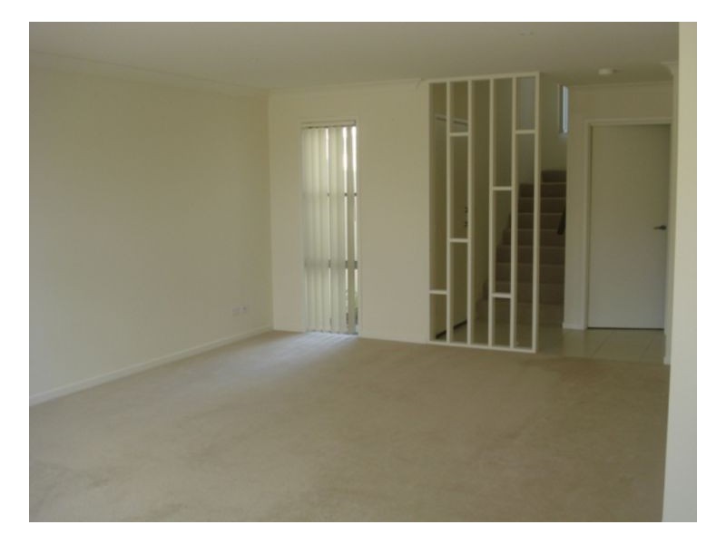 32/1 Belongil Street, Pacific Pines QLD 4211