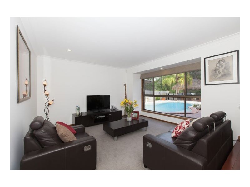 12 Westlake Drive, Mount Ommaney QLD 4074