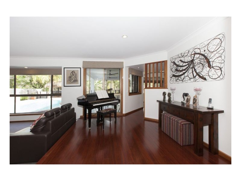 12 Westlake Drive, Mount Ommaney QLD 4074