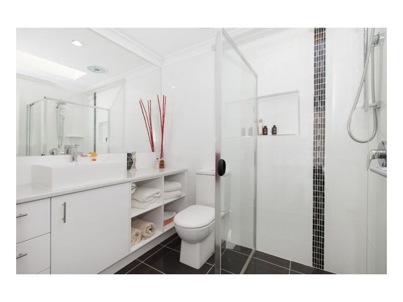 12 Westlake Drive, Mount Ommaney QLD 4074