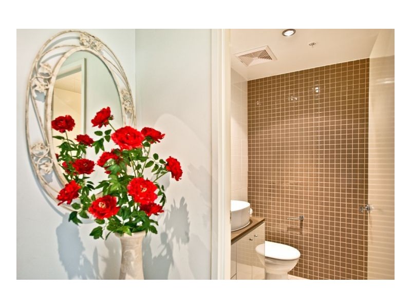 4 Como Crescent, Southport QLD 4215