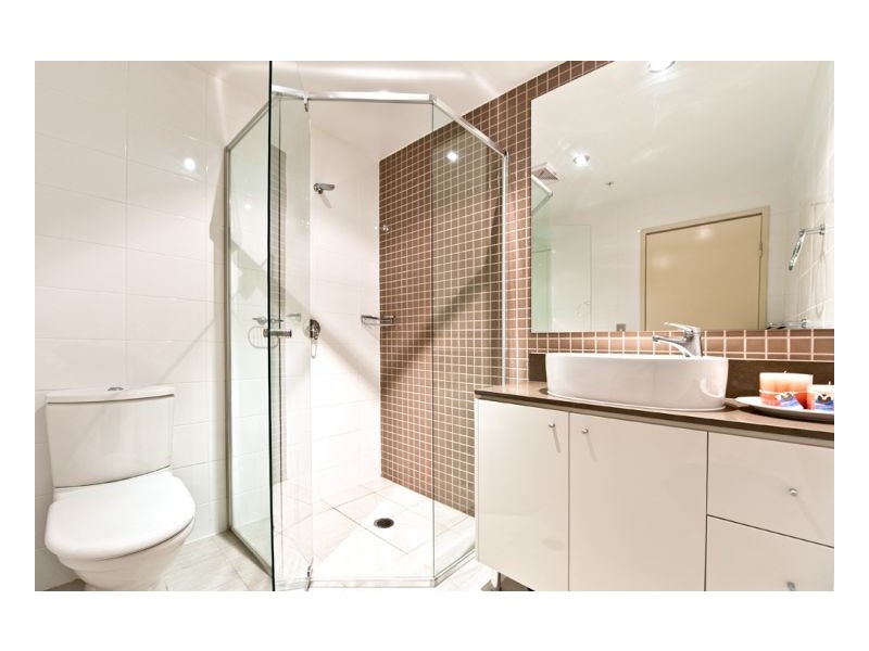 4 Como Crescent, Southport QLD 4215