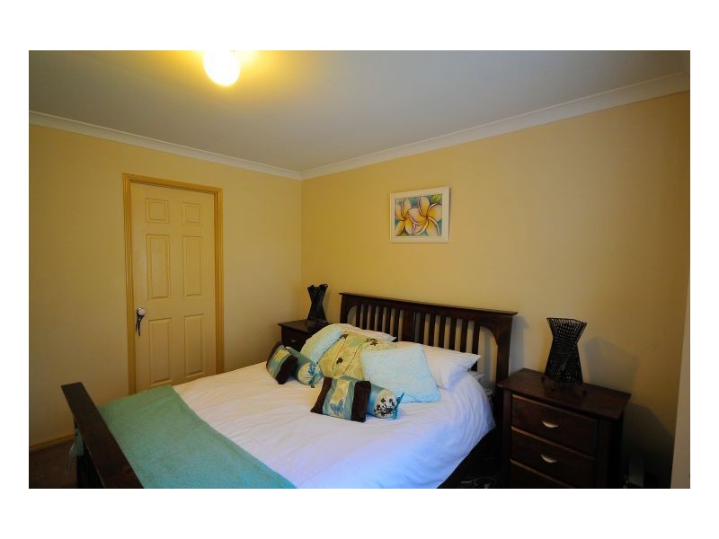 15 Cherrytree Pl, Waterford West QLD 4133