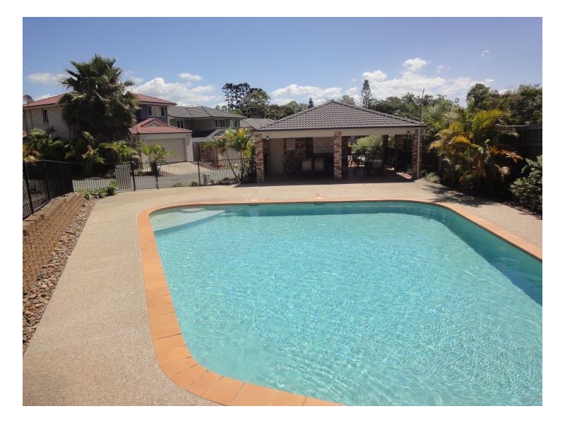 Oxley QLD 4075