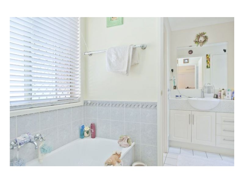 60 Oldbury Cresent, Forest Lake QLD 4078