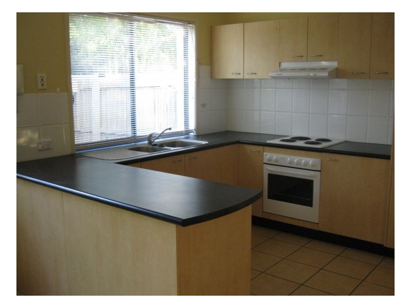 40 1-15 Santa Isobel Blvd, Pacific Pines QLD 4211