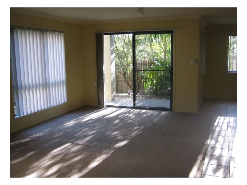 40 1-15 Santa Isobel Blvd, Pacific Pines QLD 4211