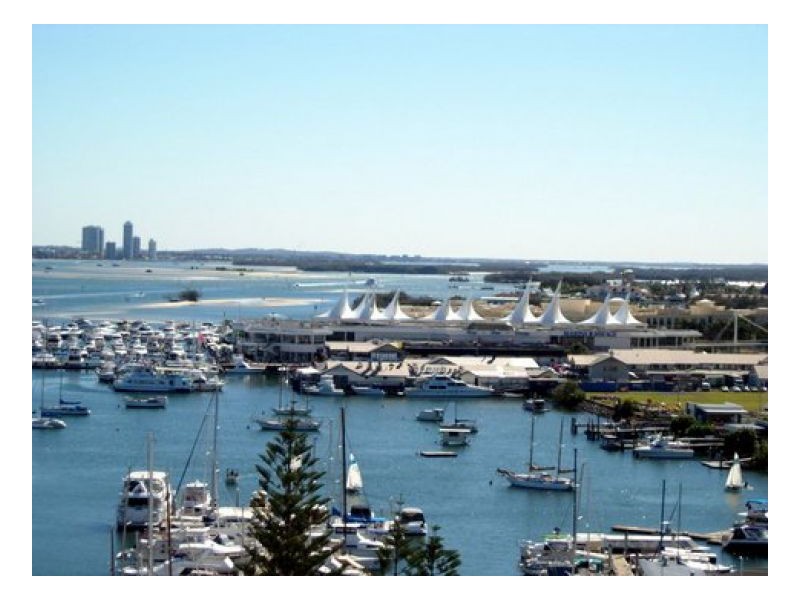 13 Cunningham Ave, Main Beach QLD 4217