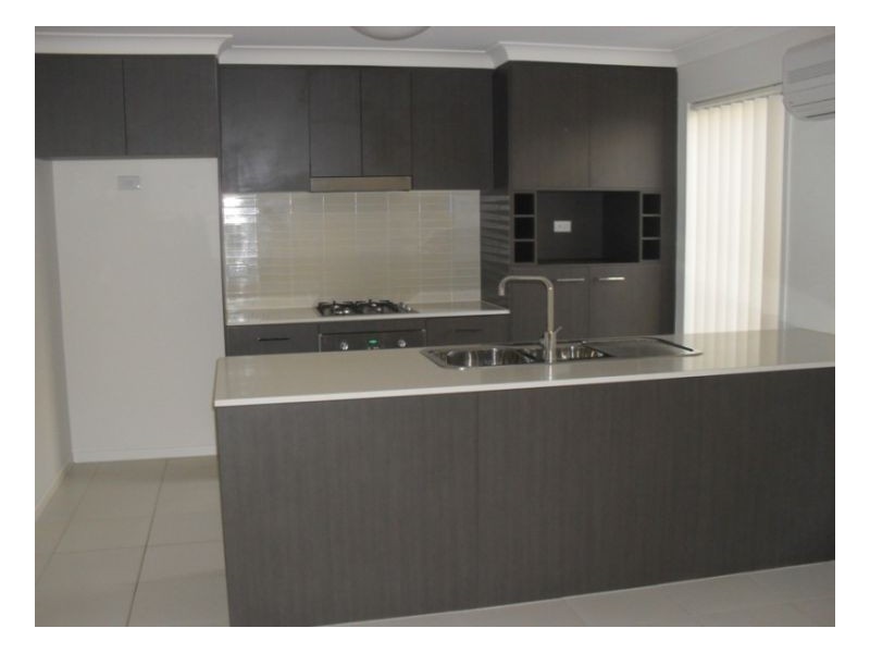 21/1 Belongil Street, Pacific Pines QLD 4211