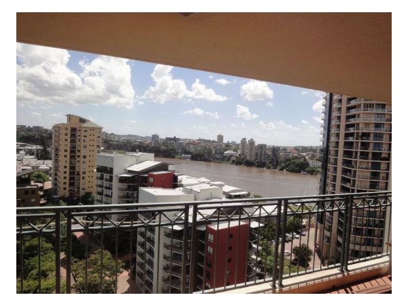 61 Goodwin Street, Kangaroo Point QLD 4169