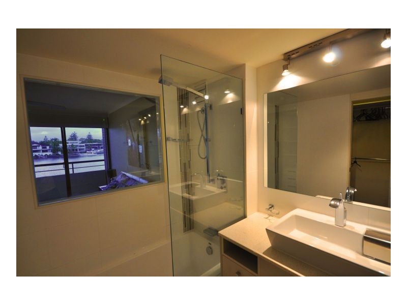 11/ 1 Peninsular Drive, Surfers Paradise QLD 4217