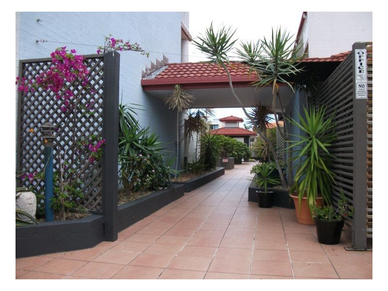 9 75 Bayview Street, Runaway Bay QLD 4216