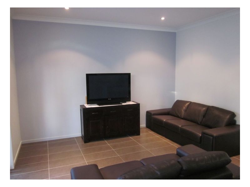 37 Slobodian Ave, Eight Mile Plains QLD 4113