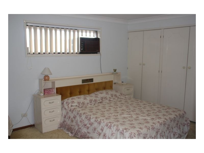 8 Nodosa, Robertson QLD 4109