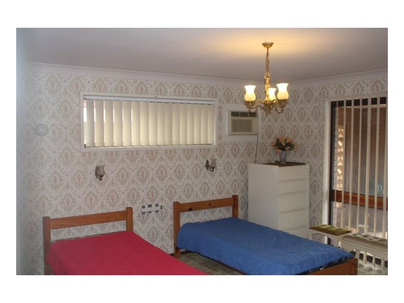 8 Nodosa, Robertson QLD 4109