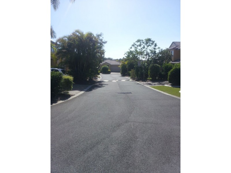 95b Arundel Drive, Arundel QLD 4214