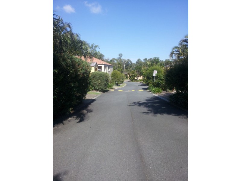 95b Arundel Drive, Arundel QLD 4214