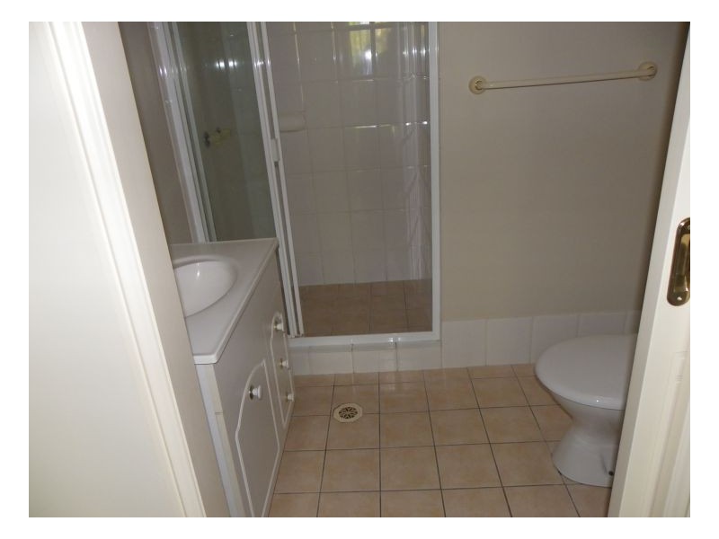 39 1-15 Santa Isobel Blvd, Pacific Pines QLD 4211