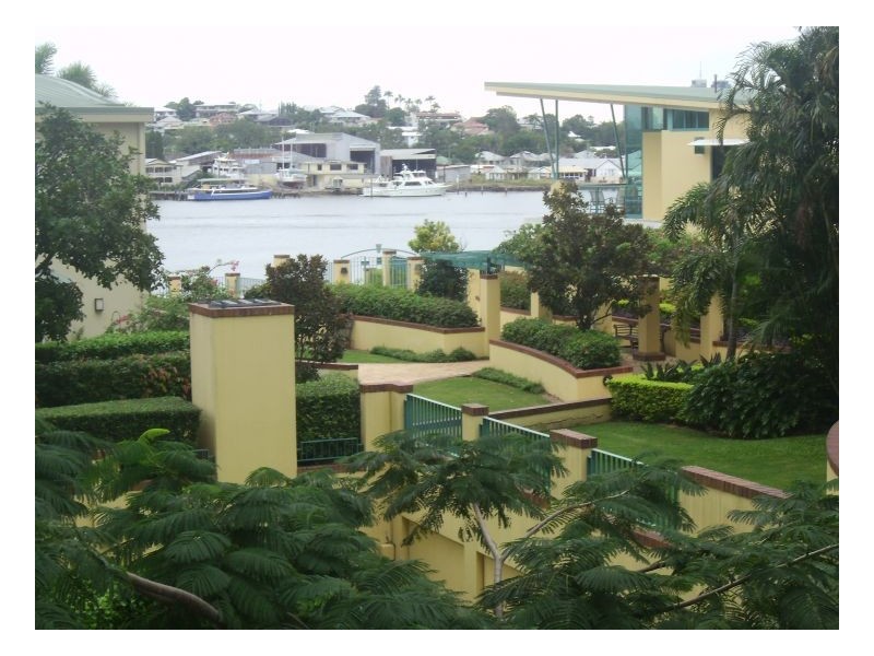 2/27 Harbour Rd, Sutherland Tower,, Hamilton QLD 4007