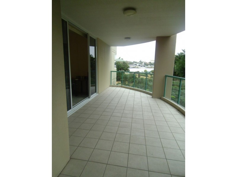 2/27 Harbour Rd, Sutherland Tower,, Hamilton QLD 4007