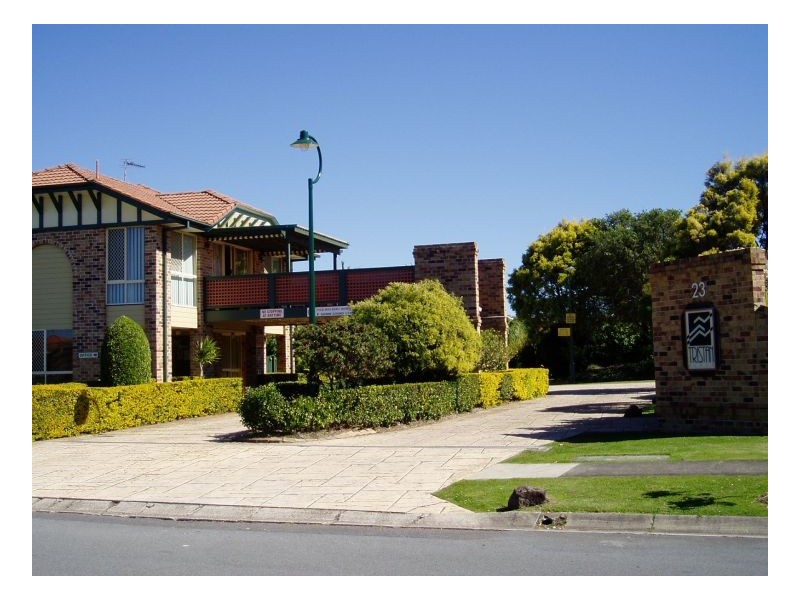 23 Tristan Court, Benowa QLD 4217