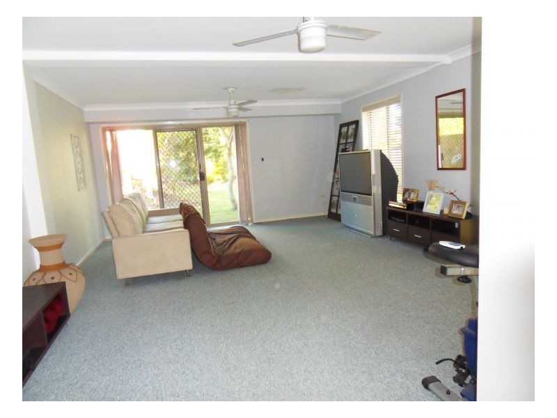 @/11 townhouse – Waterford Court, Bundall QLD 4217
