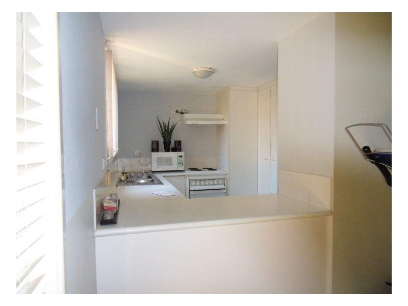 @/11 townhouse – Waterford Court, Bundall QLD 4217
