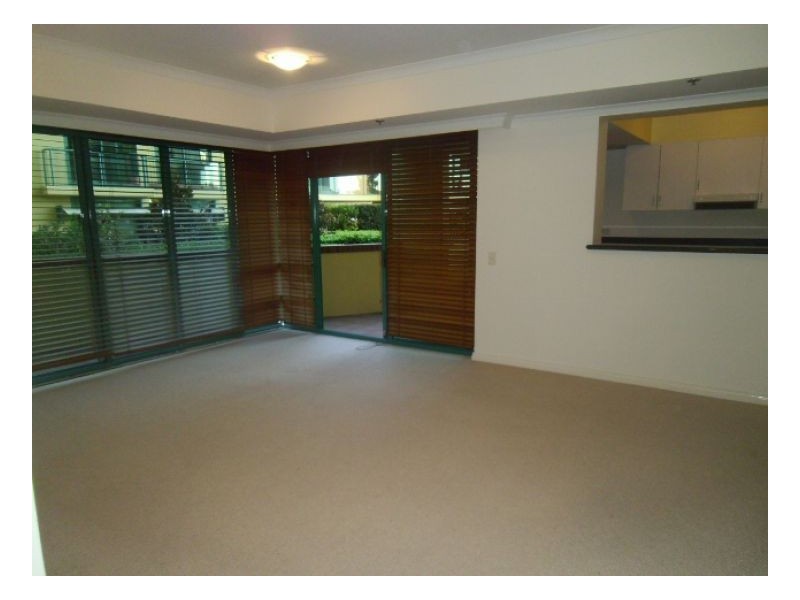 27 Harbour Rd, Bretts Wharf,, Hamilton QLD 4007