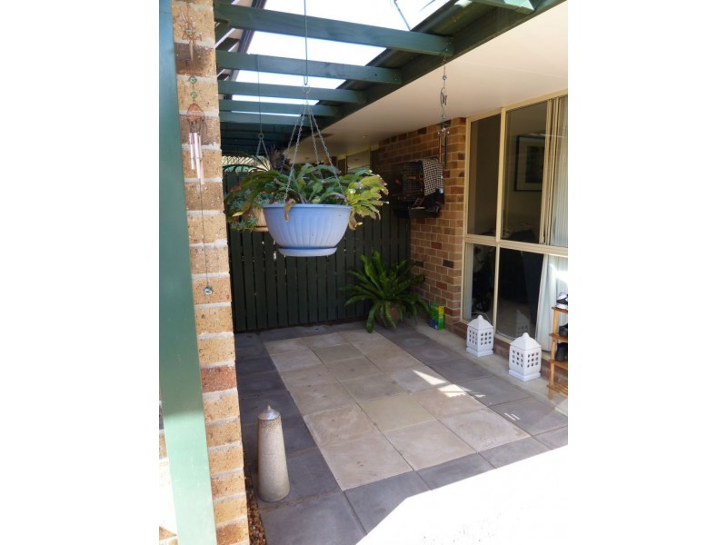 23 Tristan Court, Benowa QLD 4217