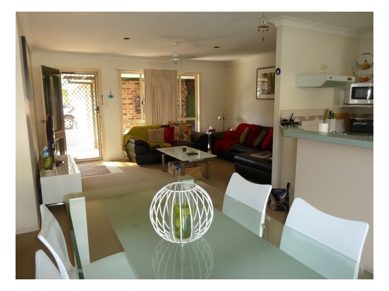 23 Tristan Court, Benowa QLD 4217