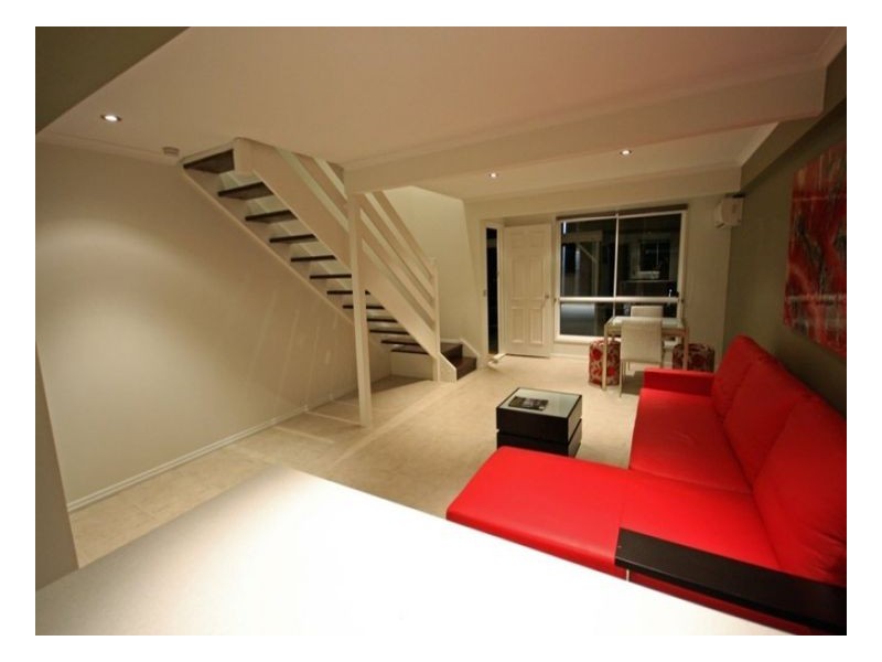 22 125 Pappas Way, Carrara QLD 4211
