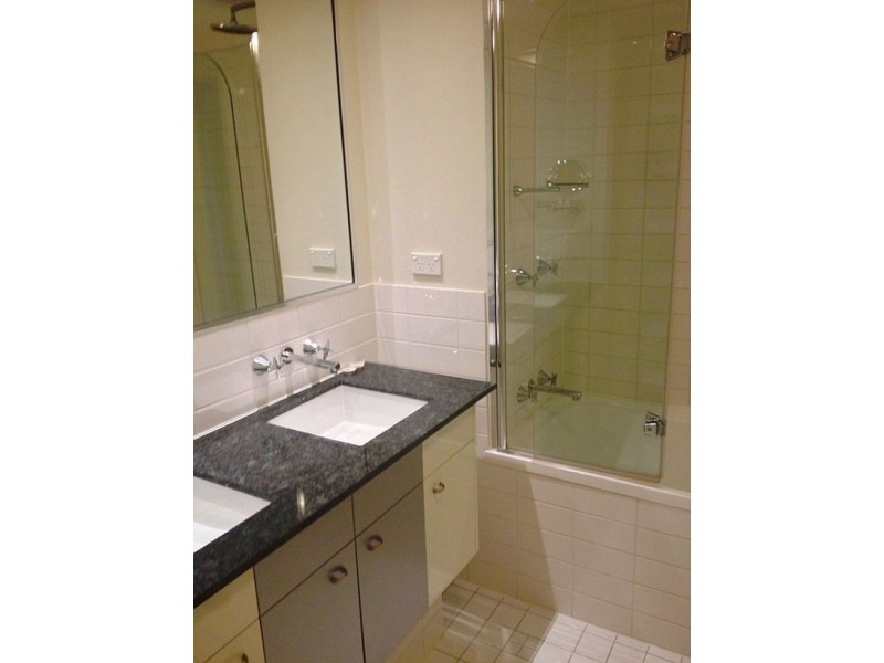 2318/180 Grey Street, South Brisbane QLD 4101