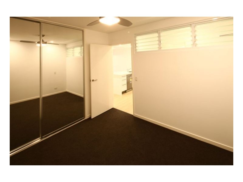 U414/159 Logan Rd, Woolloongabba QLD 4102