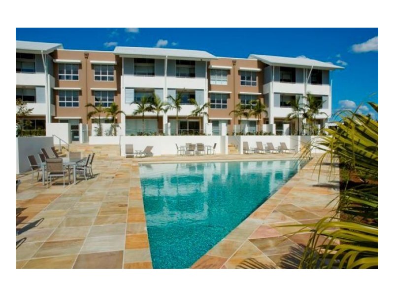 32 19 Lake Street, Varsity Lakes QLD 4227